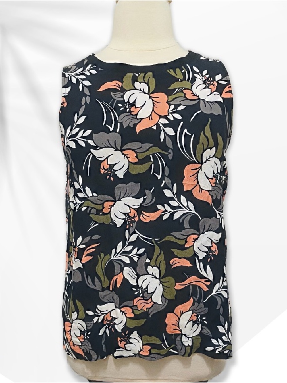 LOFT Sleeveless Floral Top sz L